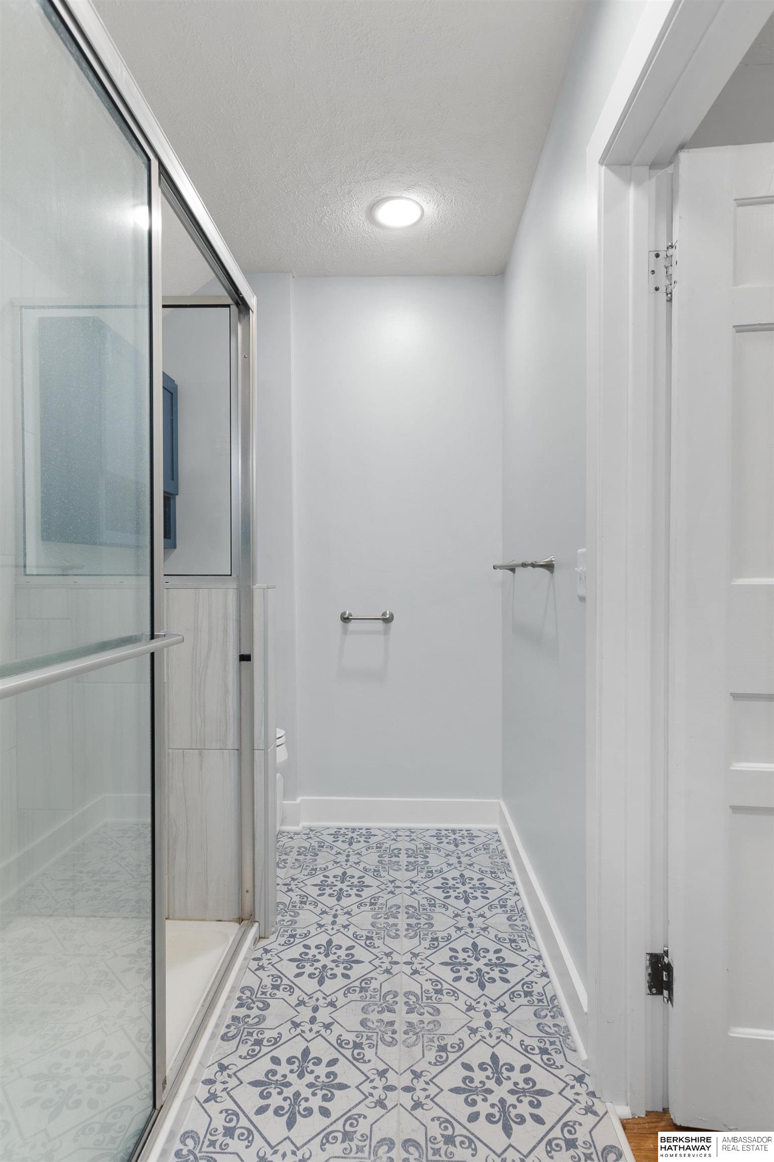 Lincoln, Nebraska 68502, United States, 5 Bedrooms Bedrooms, ,3 BathroomsBathrooms,Residential,Active,247346