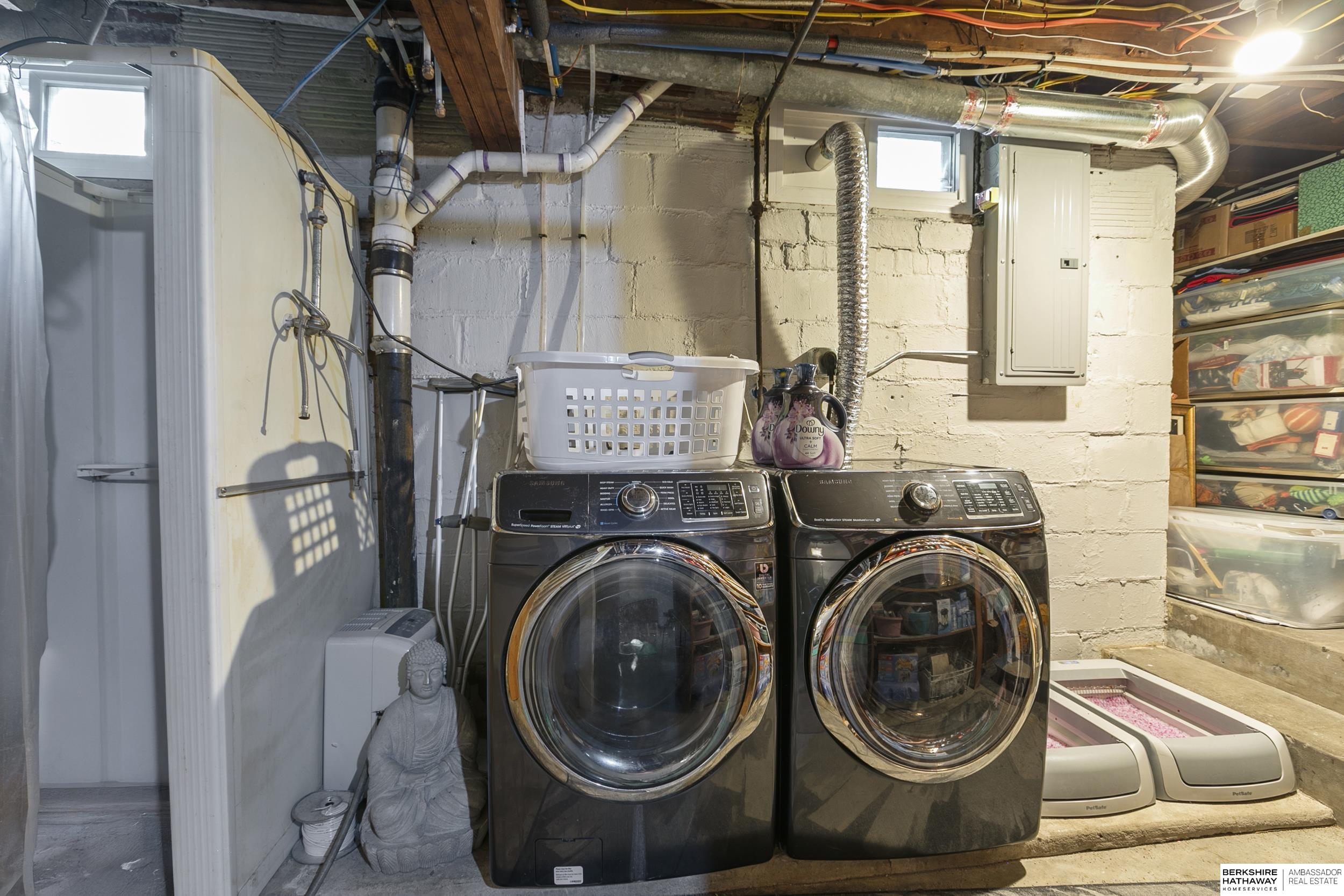 Lincoln, Nebraska 68502, United States, 5 Bedrooms Bedrooms, ,3 BathroomsBathrooms,Residential,Active,247346