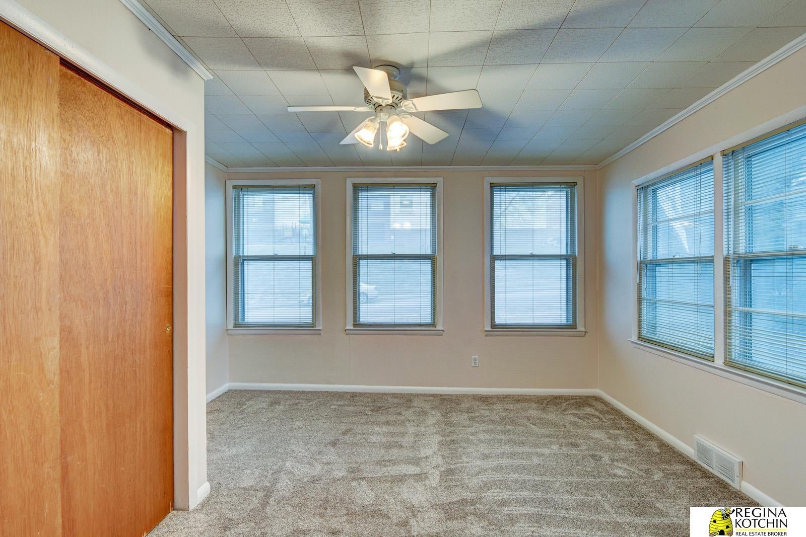Photo 1 of 35 — 1004 Glenwood Avenue 2, Omaha, NE 68131