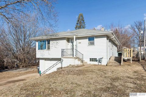 Photo of 4462 G Street, Omaha, NE 68107 (MLS # 22602243)
