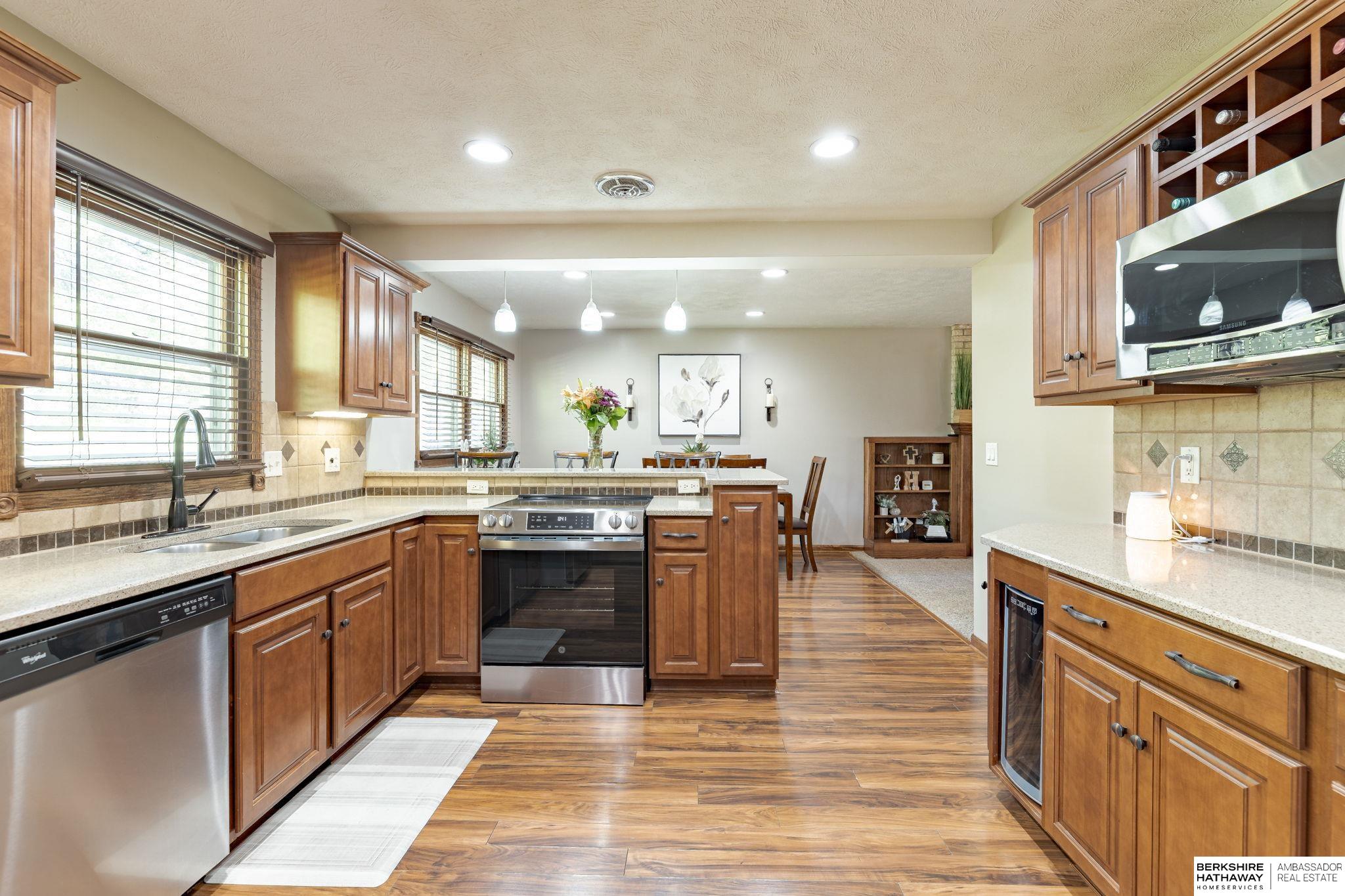 Omaha, Nebraska 68134, United States, 3 Bedrooms Bedrooms, ,2 BathroomsBathrooms,Residential,Pending,132515