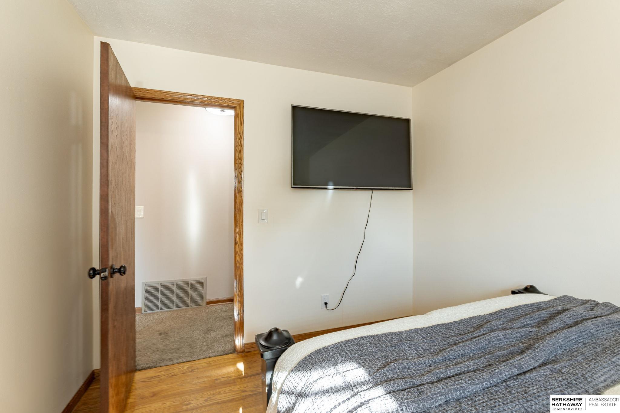 Omaha, Nebraska 68134, United States, 3 Bedrooms Bedrooms, ,2 BathroomsBathrooms,Residential,Pending,132515