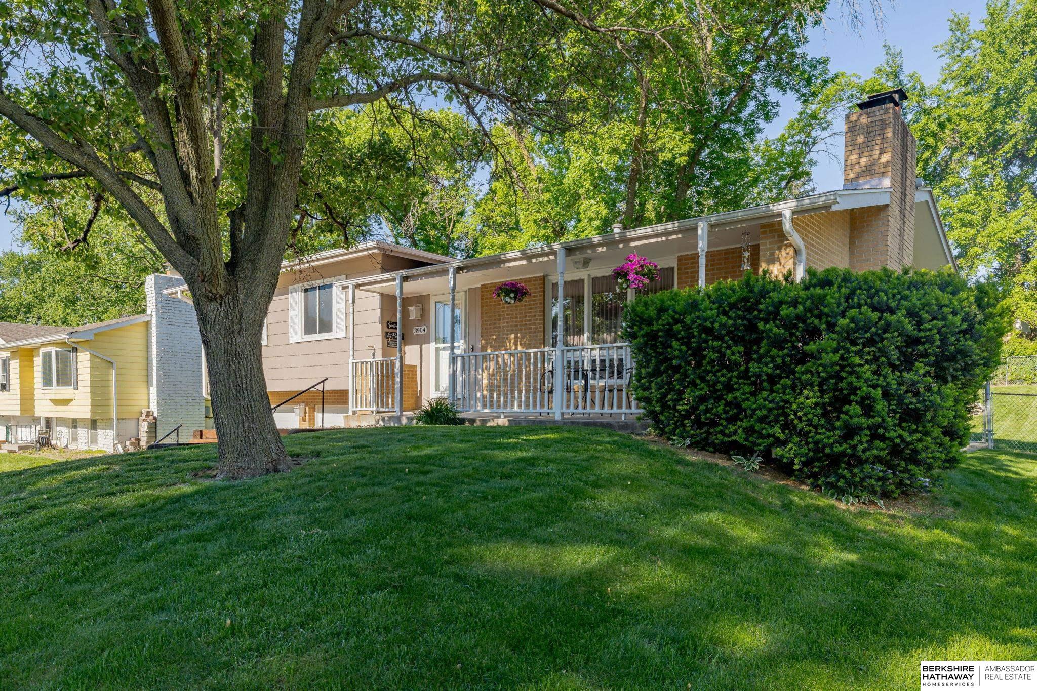 Omaha, Nebraska 68134, United States, 3 Bedrooms Bedrooms, ,2 BathroomsBathrooms,Residential,Pending,132515