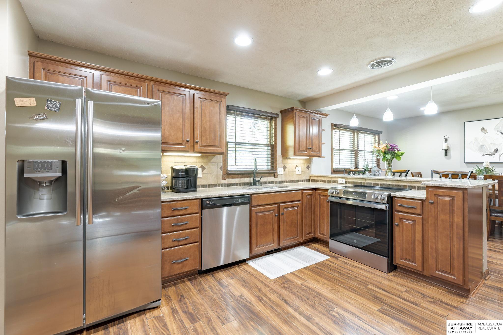 Omaha, Nebraska 68134, United States, 3 Bedrooms Bedrooms, ,2 BathroomsBathrooms,Residential,Pending,132515