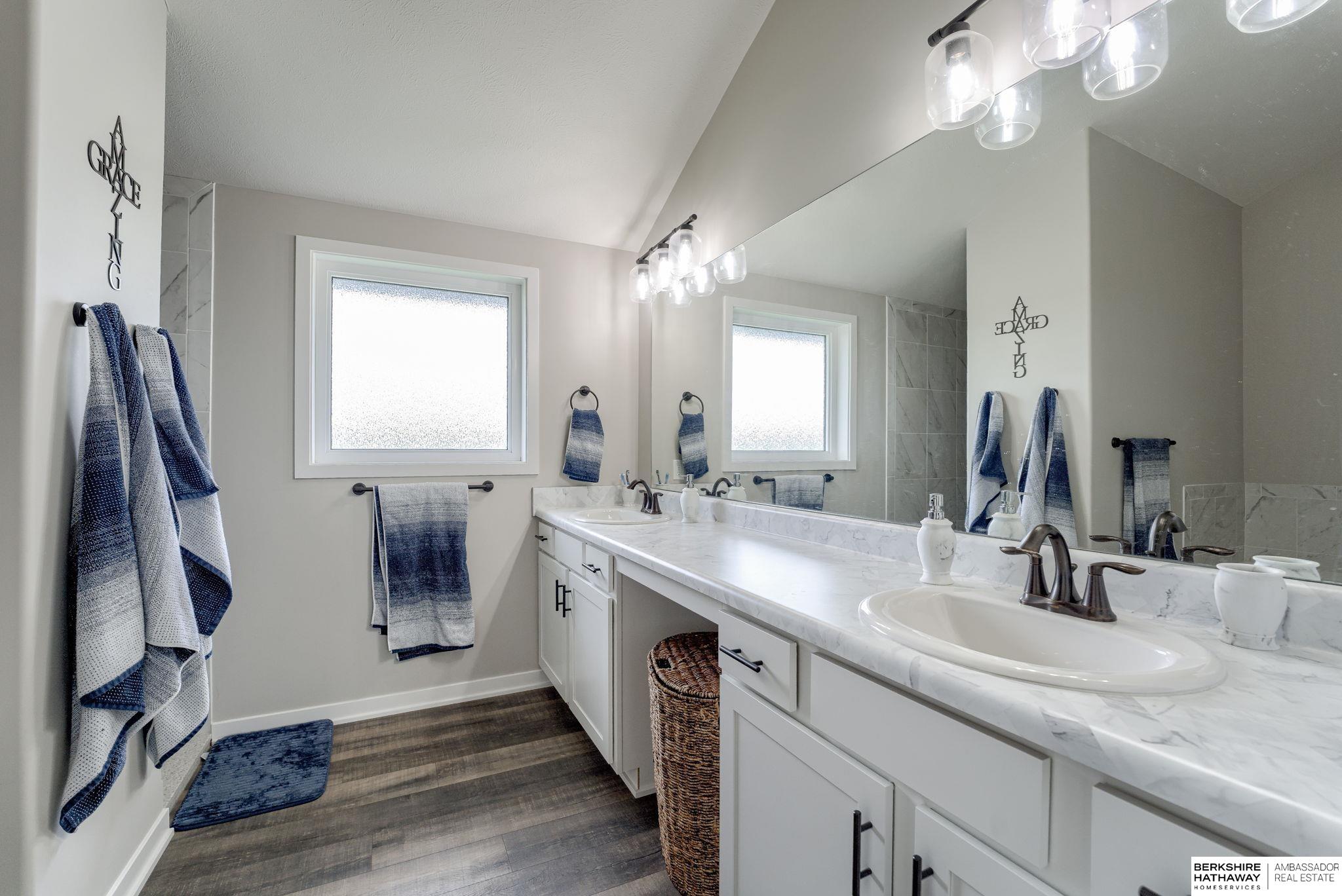 Bellevue, Nebraska 68133, United States, 3 Bedrooms Bedrooms, ,3 BathroomsBathrooms,Residential,Active,178837