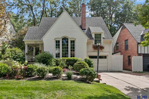 Photo of 2737 Woodsdale Boulevard, Lincoln, NE 68502 (MLS # 22530770) Photo of 2737 Woodsdale Boulevard, Lincoln, NE 68502 (MLS # 22530770)