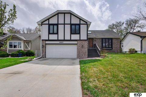 Photo of 15017 Pepperwood Drive, Omaha, NE 68154 (MLS # 22612357)
