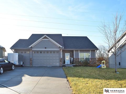 Photo of 2015 Geri Circle, Bellevue, NE 68147 (MLS # 22535369)