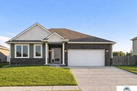Photo of 11506 Bearcreek Drive, Papillion, NE 68046 (MLS # 22606859)