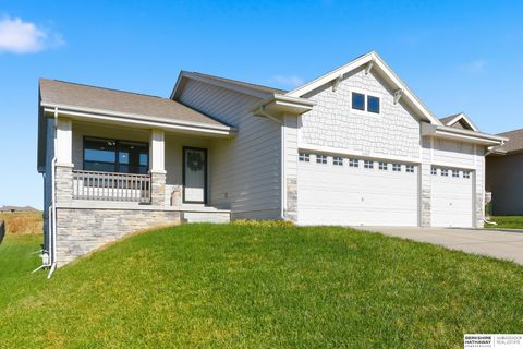 Photo of 2022 Gindy Circle, Bellevue, NE 68147 (MLS # 22532733)