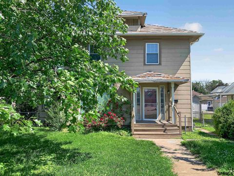 Photo of 2040 Avenue A, Council Bluffs, IA 51501 (MLS # 22615793)