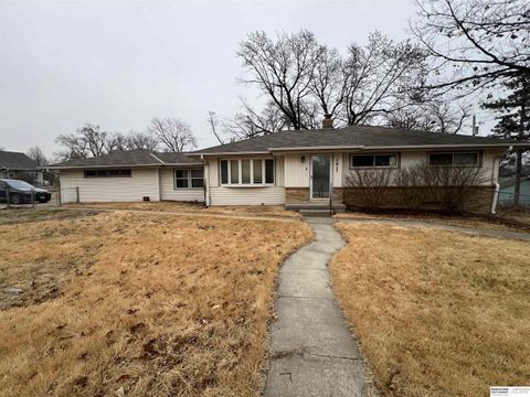 Photo of 1617 N 90th Street, Omaha, NE 68114 (MLS # 22607372)