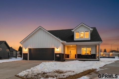 Photo of 10209 S 180 Avenue Circle, Omaha, NE 68136 (MLS # 22606567)