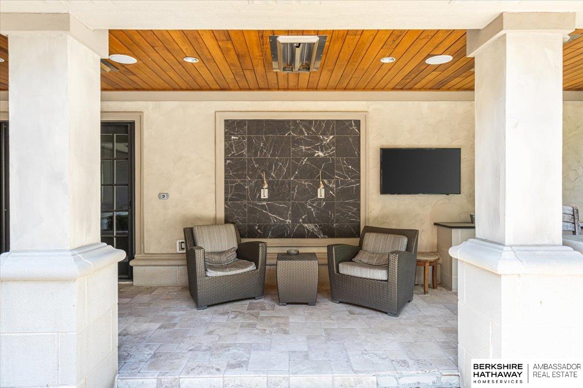 Omaha, Nebraska 68132, United States, 4 Bedrooms Bedrooms, ,6 BathroomsBathrooms,Residential,Active,159341