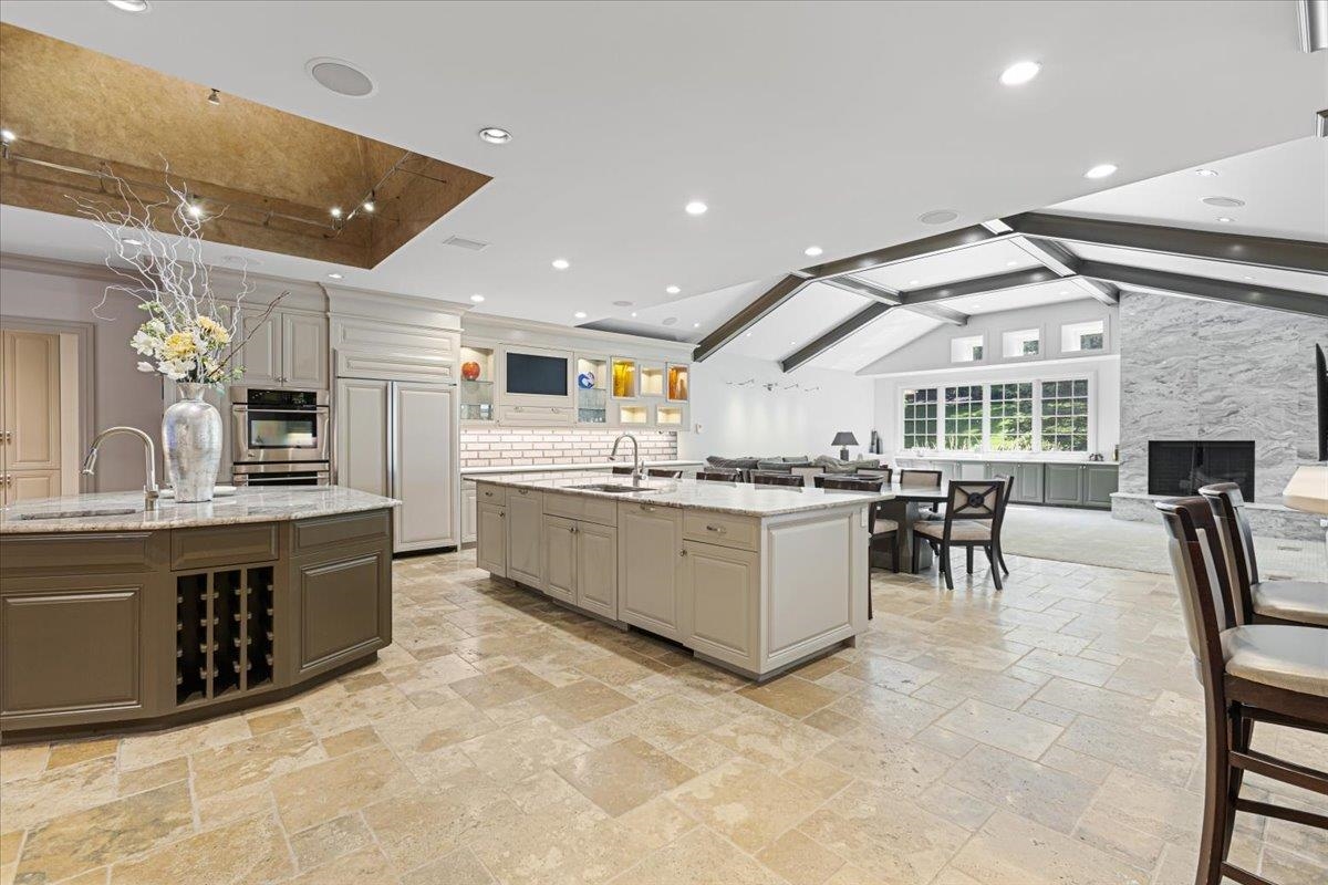 Omaha, Nebraska 68132, United States, 4 Bedrooms Bedrooms, ,6 BathroomsBathrooms,Residential,Active,159341