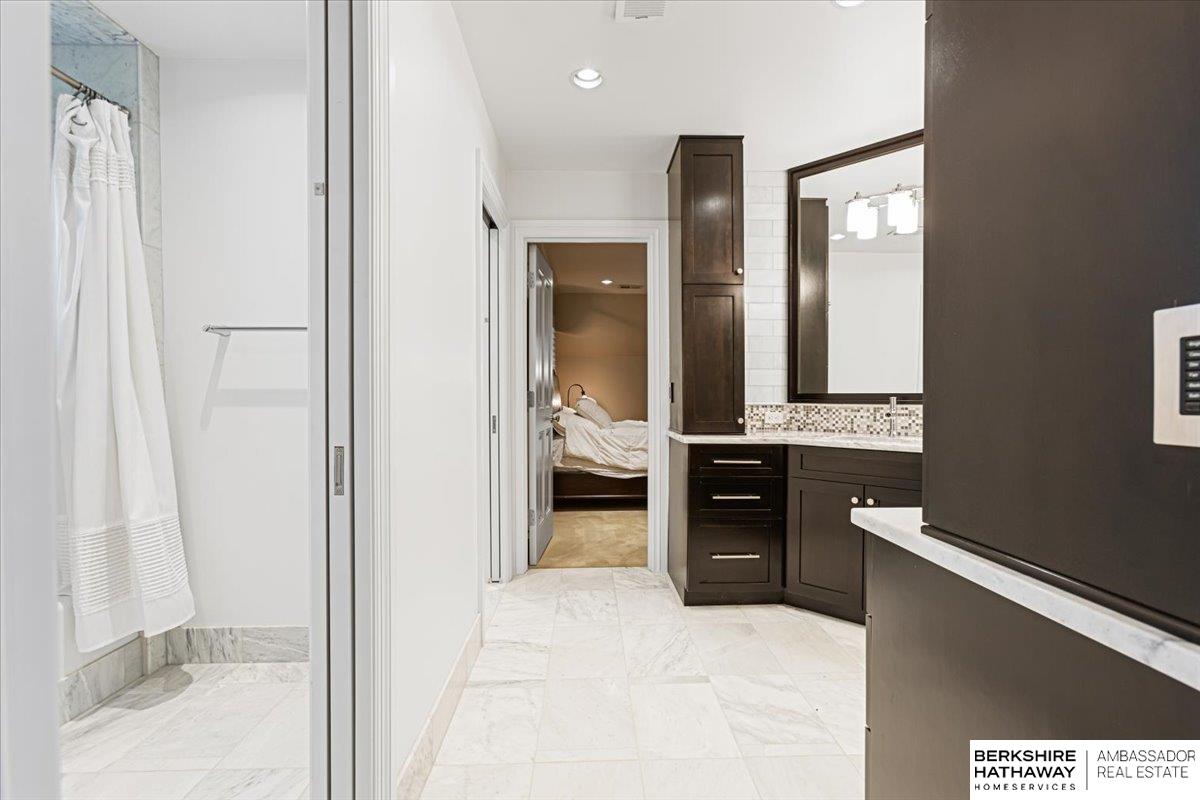 Omaha, Nebraska 68132, United States, 4 Bedrooms Bedrooms, ,6 BathroomsBathrooms,Residential,Active,159341