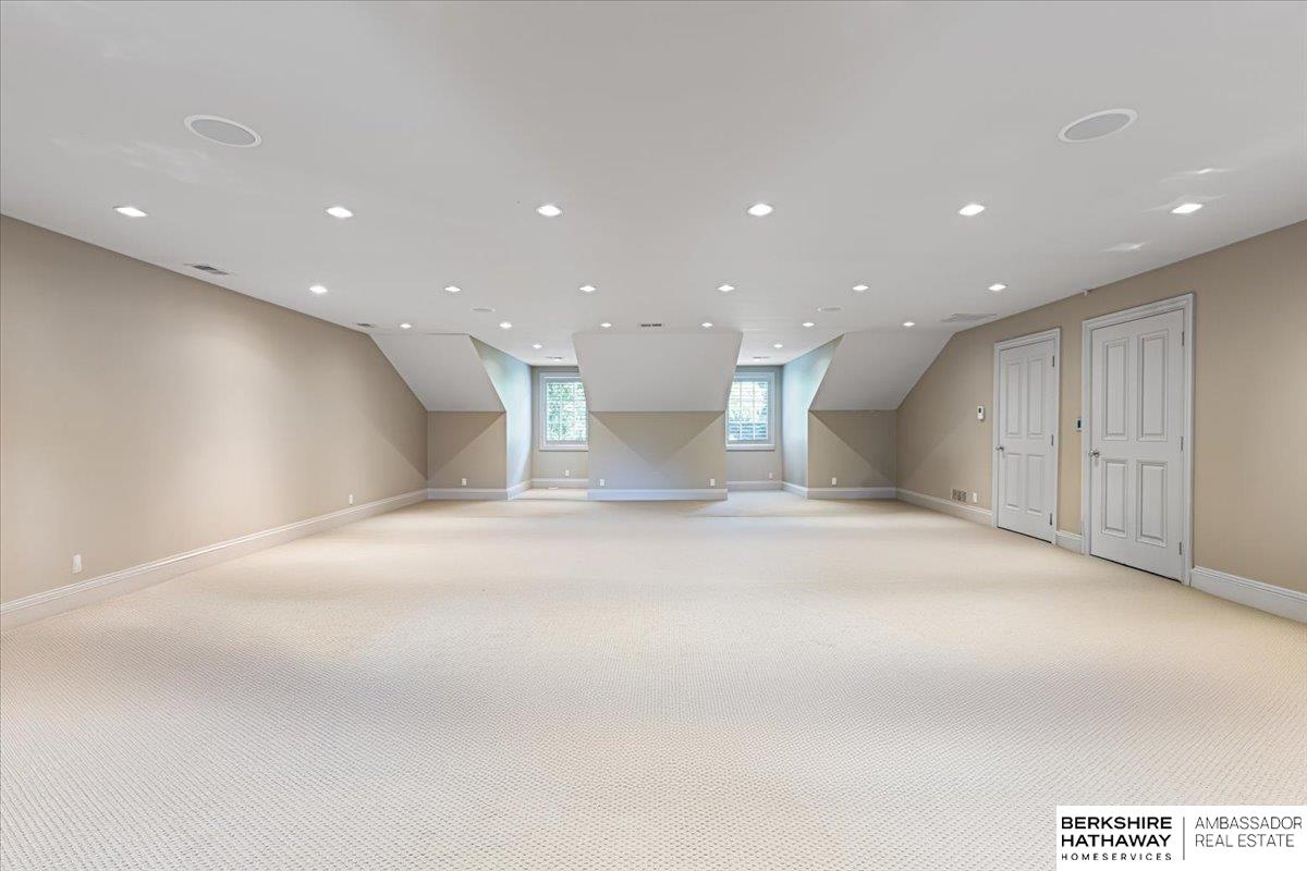 Omaha, Nebraska 68132, United States, 4 Bedrooms Bedrooms, ,6 BathroomsBathrooms,Residential,Active,159341