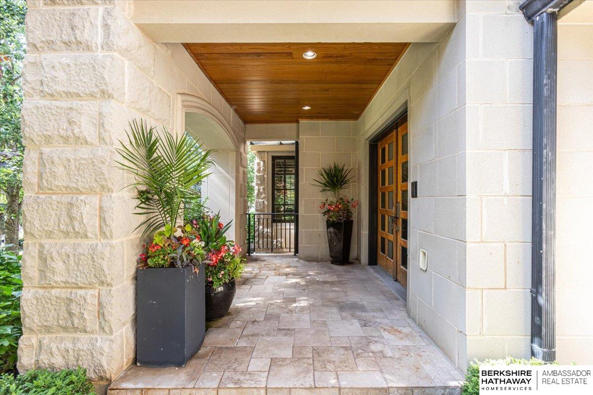 Omaha, Nebraska 68132, United States, 4 Bedrooms Bedrooms, ,6 BathroomsBathrooms,Residential,Active,159341