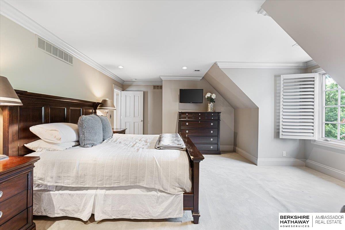 Omaha, Nebraska 68132, United States, 4 Bedrooms Bedrooms, ,6 BathroomsBathrooms,Residential,Active,159341