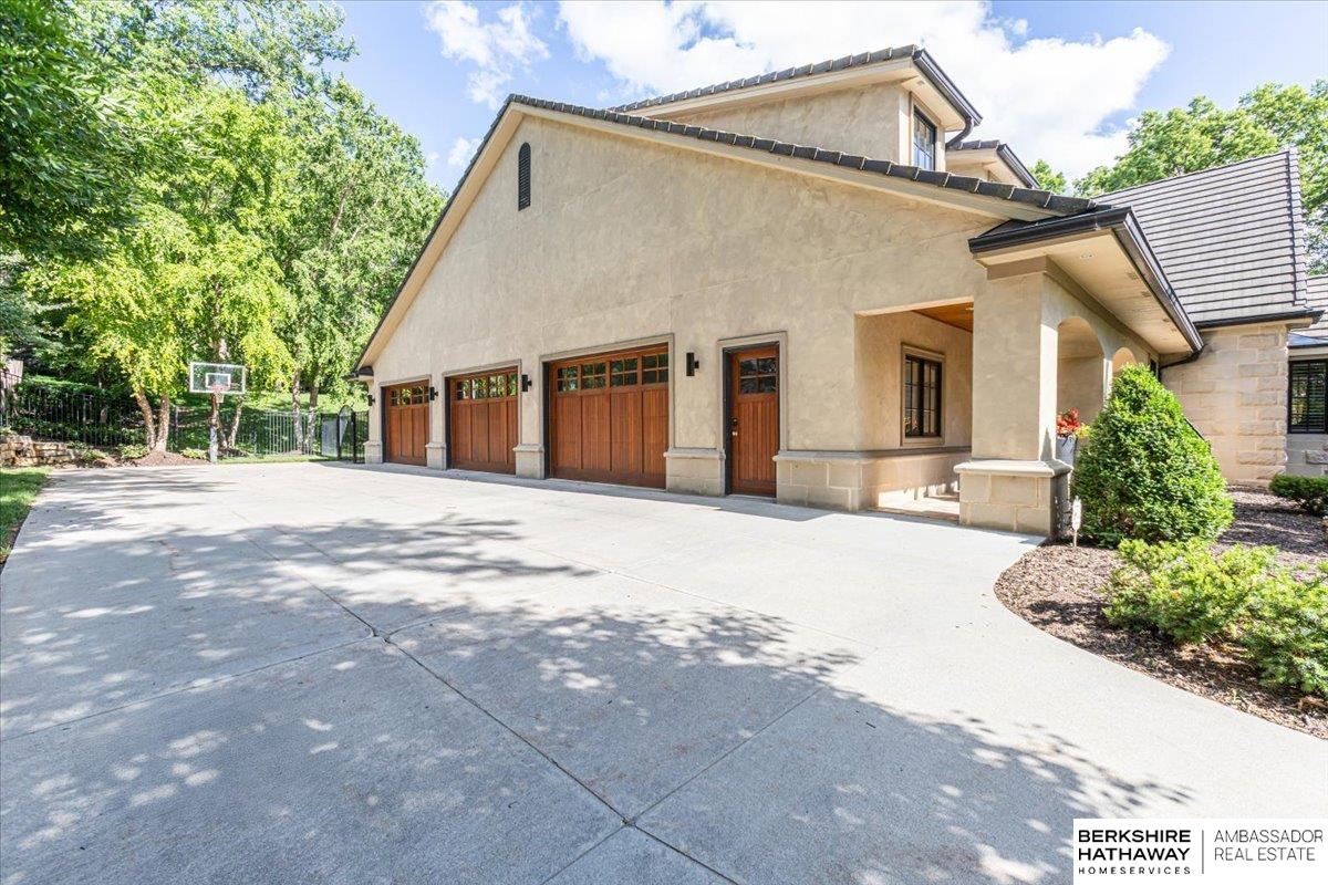 Omaha, Nebraska 68132, United States, 4 Bedrooms Bedrooms, ,6 BathroomsBathrooms,Residential,Active,159341