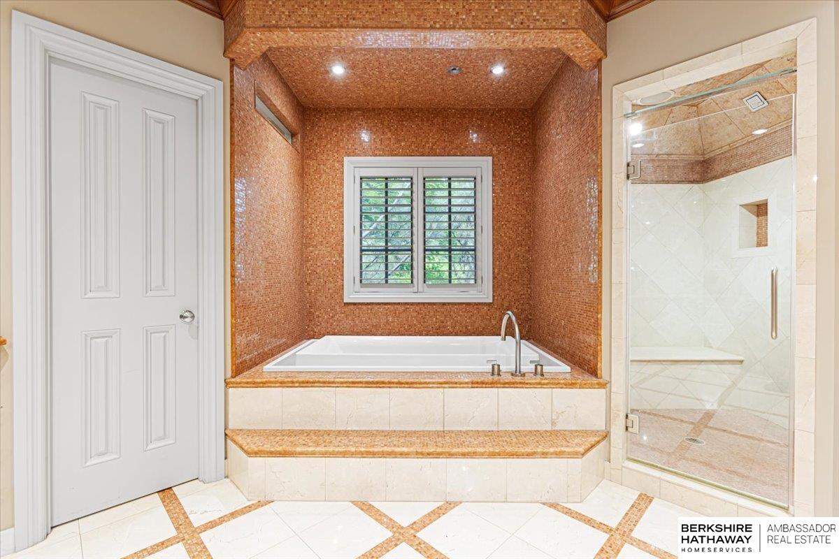 Omaha, Nebraska 68132, United States, 4 Bedrooms Bedrooms, ,6 BathroomsBathrooms,Residential,Active,159341