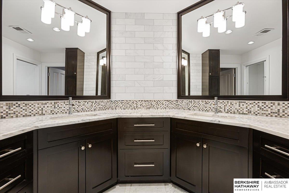 Omaha, Nebraska 68132, United States, 4 Bedrooms Bedrooms, ,6 BathroomsBathrooms,Residential,Active,159341