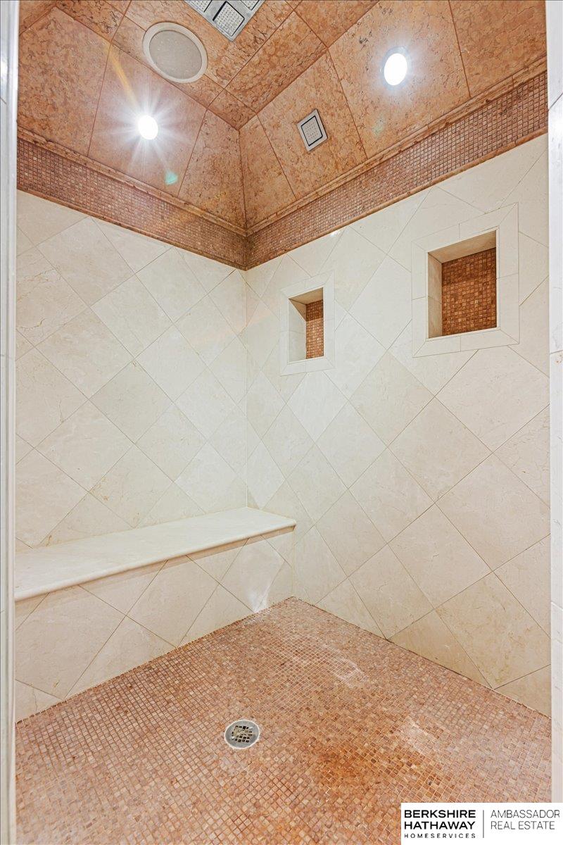 Omaha, Nebraska 68132, United States, 4 Bedrooms Bedrooms, ,6 BathroomsBathrooms,Residential,Active,159341