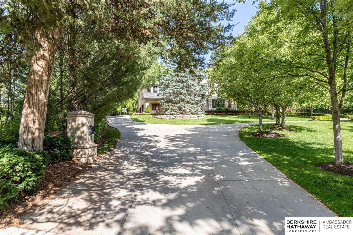 Omaha, Nebraska 68132, United States, 4 Bedrooms Bedrooms, ,6 BathroomsBathrooms,Residential,Active,159341