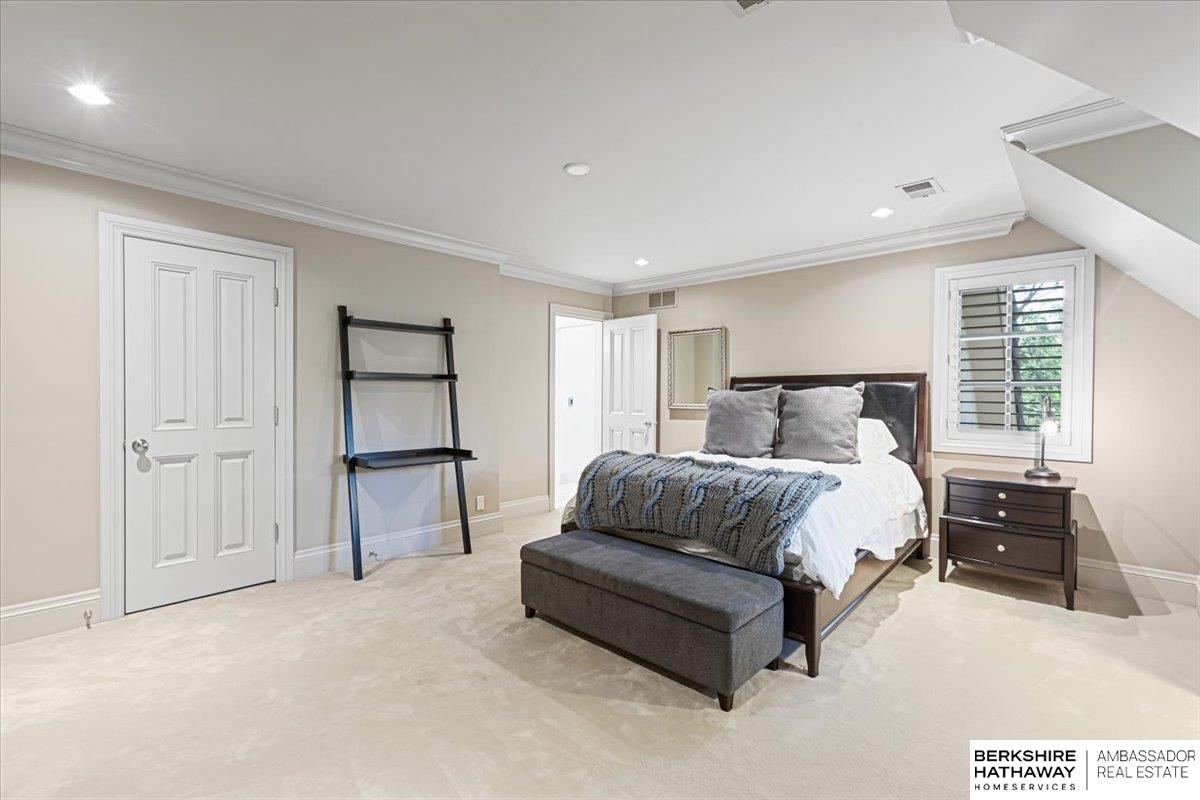 Omaha, Nebraska 68132, United States, 4 Bedrooms Bedrooms, ,6 BathroomsBathrooms,Residential,Active,159341