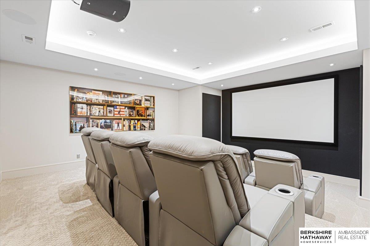 Omaha, Nebraska 68132, United States, 4 Bedrooms Bedrooms, ,6 BathroomsBathrooms,Residential,Active,159341