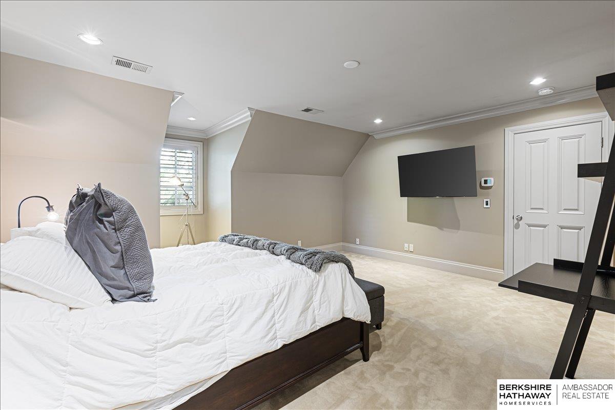 Omaha, Nebraska 68132, United States, 4 Bedrooms Bedrooms, ,6 BathroomsBathrooms,Residential,Active,159341