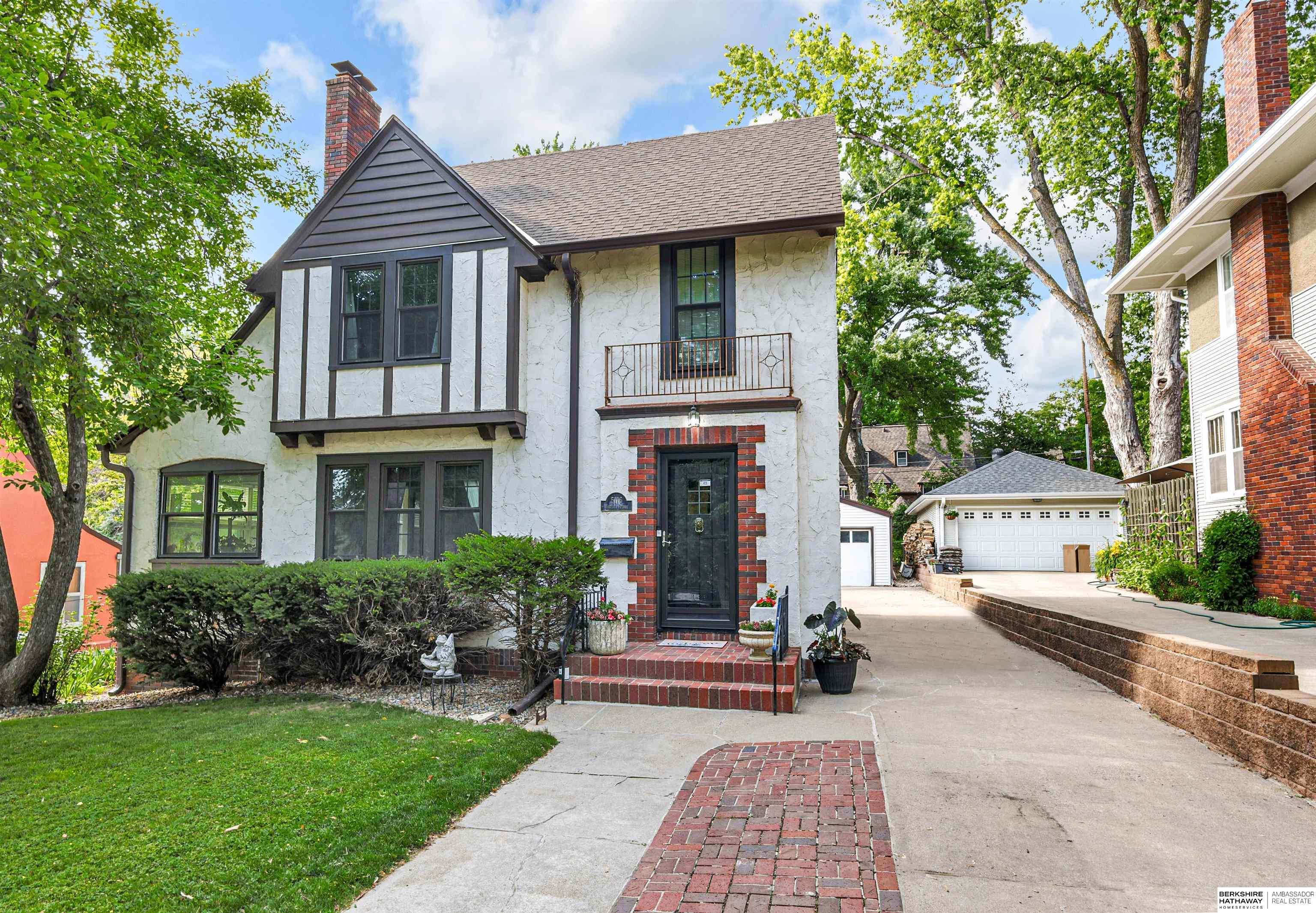 Omaha, Nebraska 68132, United States, 4 Bedrooms Bedrooms, ,2 BathroomsBathrooms,Residential,Pending,183491