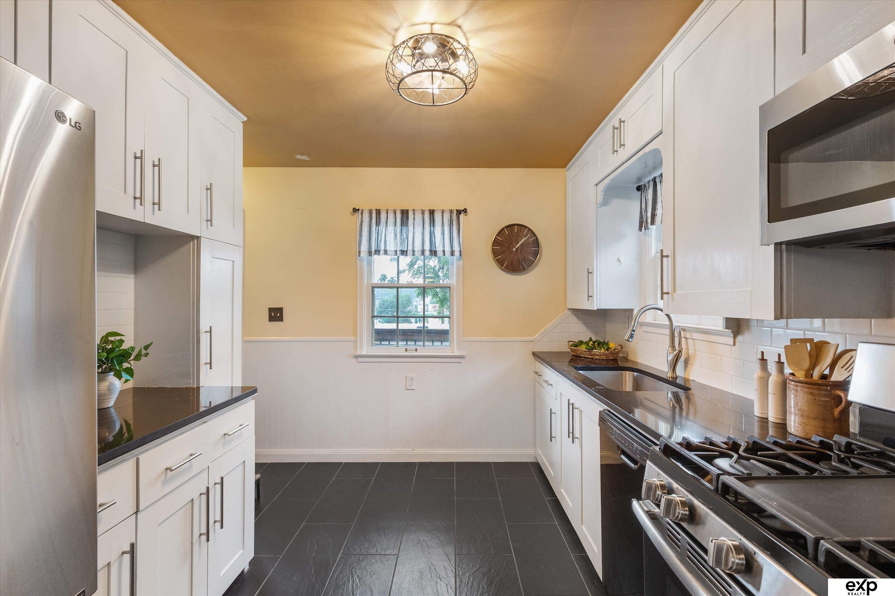 Omaha, Nebraska 68106, United States, 3 Bedrooms Bedrooms, ,3 BathroomsBathrooms,Residential,Active,146916