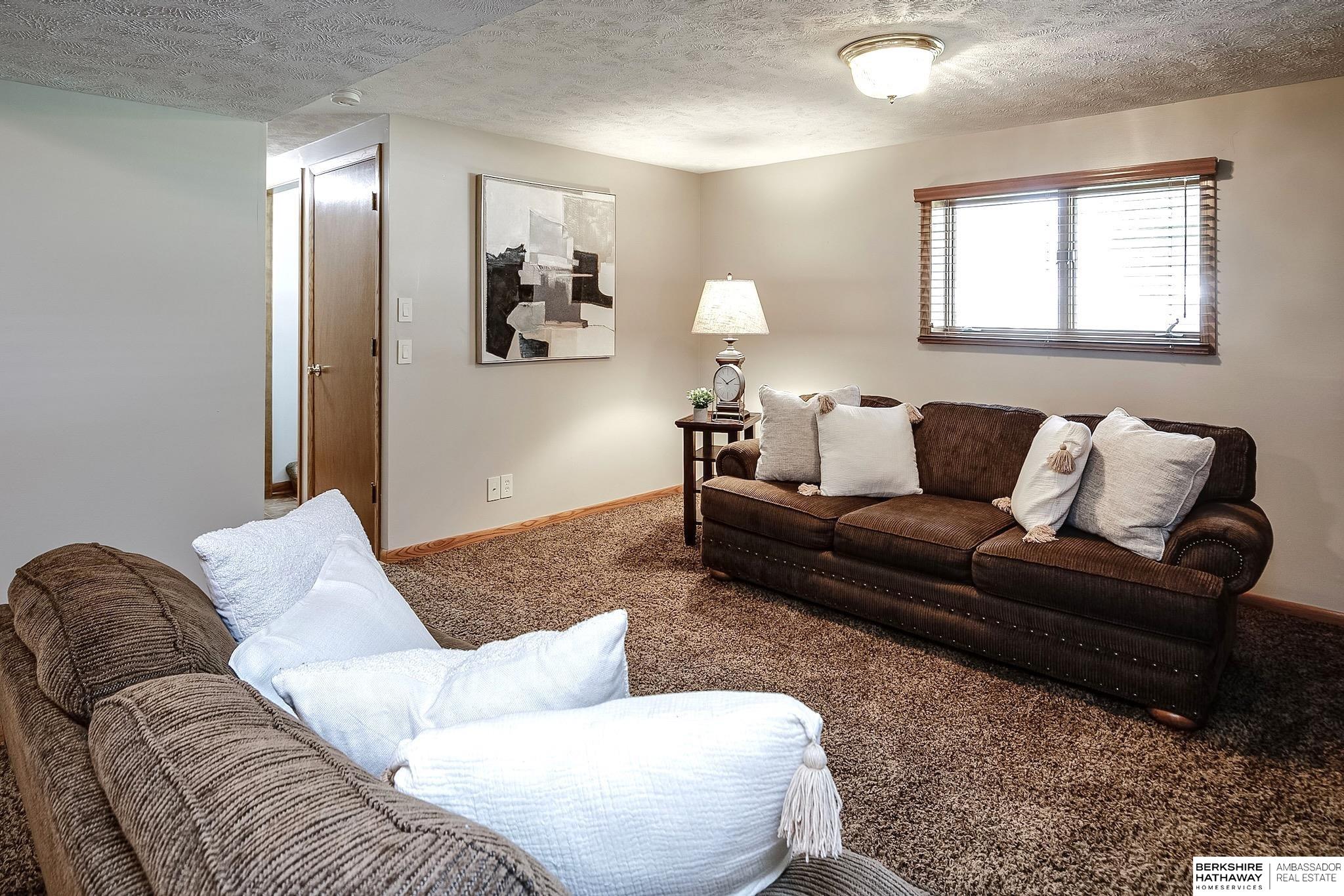 Yutan, Nebraska 68073, United States, 3 Bedrooms Bedrooms, ,2 BathroomsBathrooms,Residential,Pending,178378