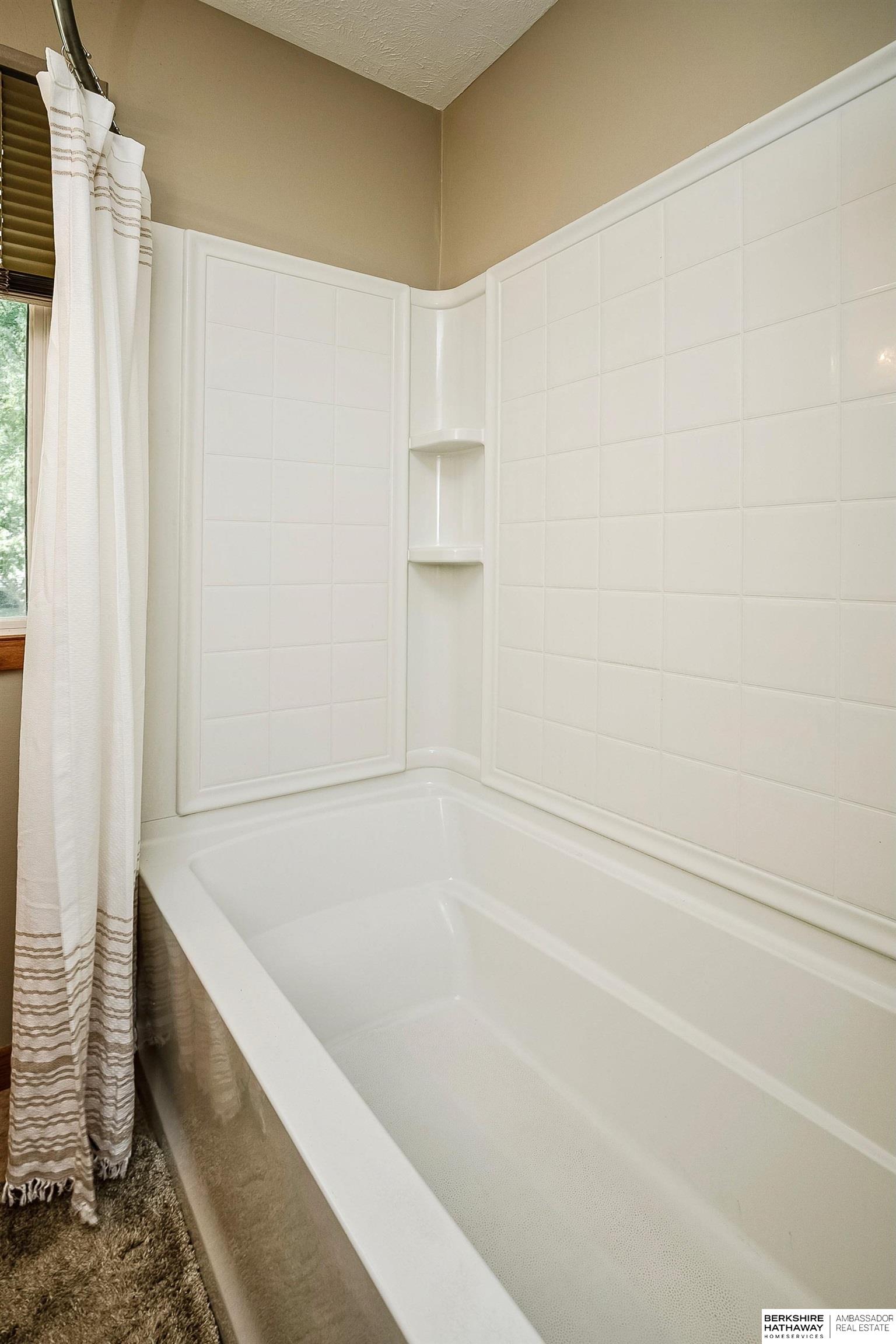 Yutan, Nebraska 68073, United States, 3 Bedrooms Bedrooms, ,2 BathroomsBathrooms,Residential,Pending,178378