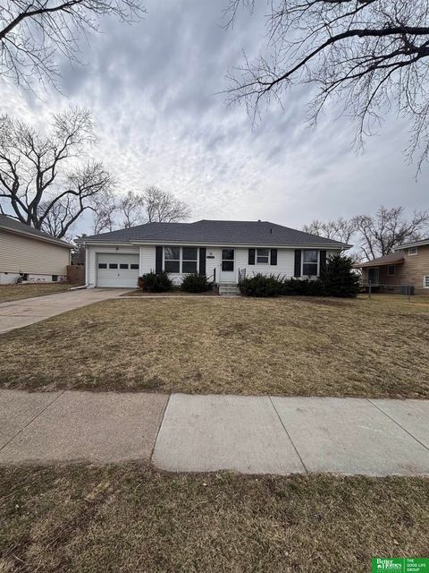 Photo of 4712 Englewood Avenue, Omaha, NE 68137 (MLS # 22605508)