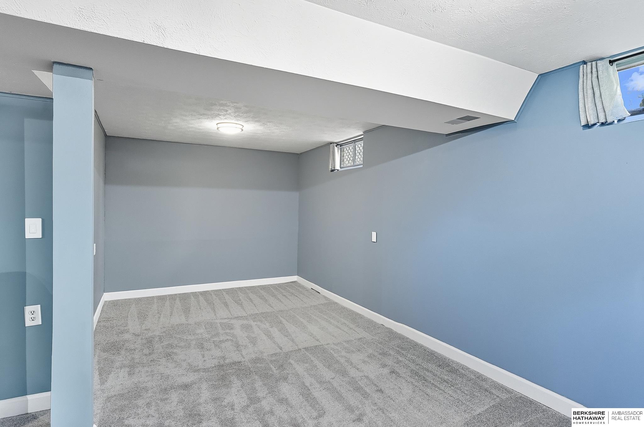 Omaha, Nebraska 68144, United States, 3 Bedrooms Bedrooms, ,1 BathroomBathrooms,Residential,Active,223167