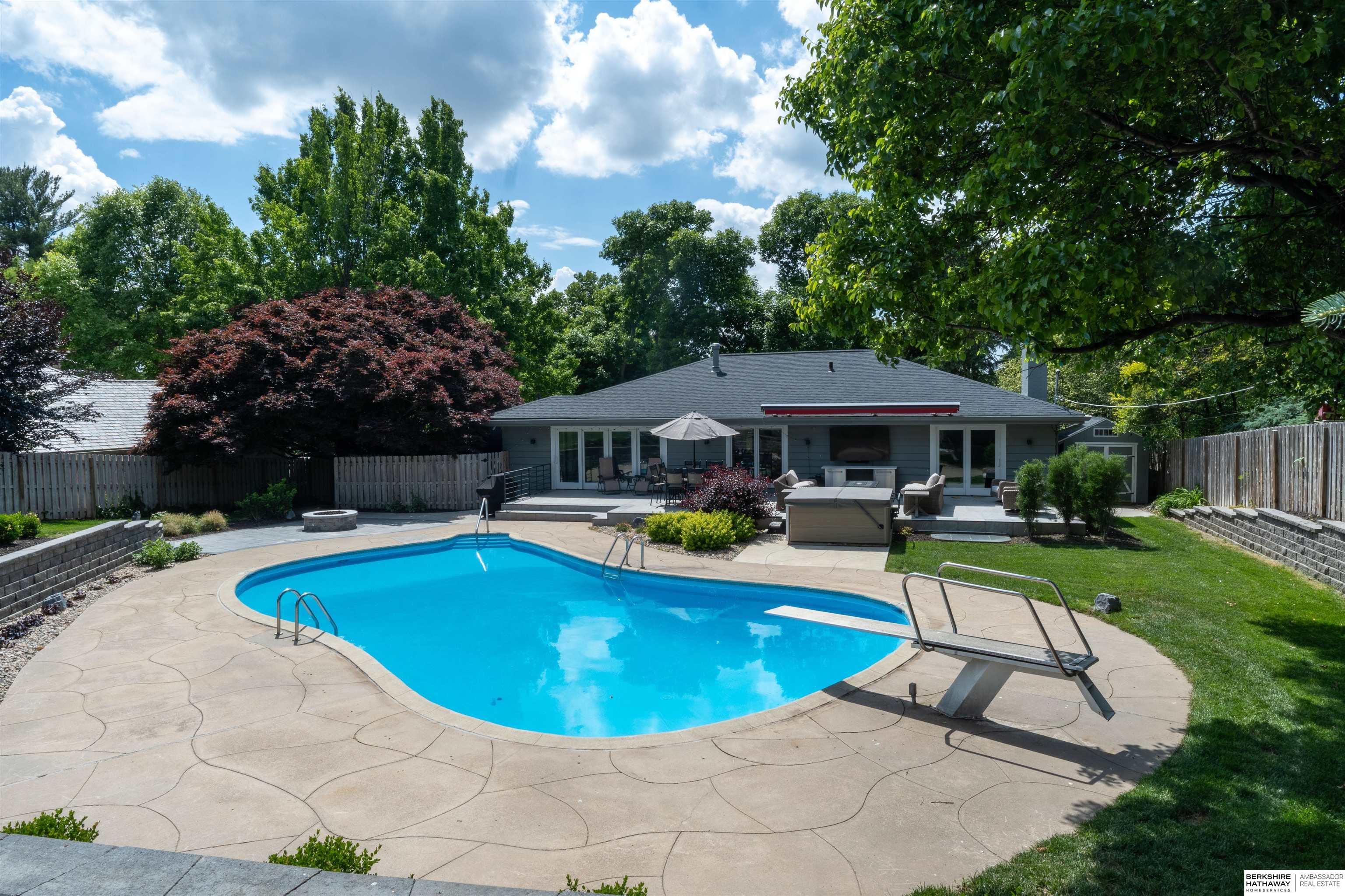 Omaha, Nebraska 68124, United States, 3 Bedrooms Bedrooms, ,3 BathroomsBathrooms,Residential,Active,116618