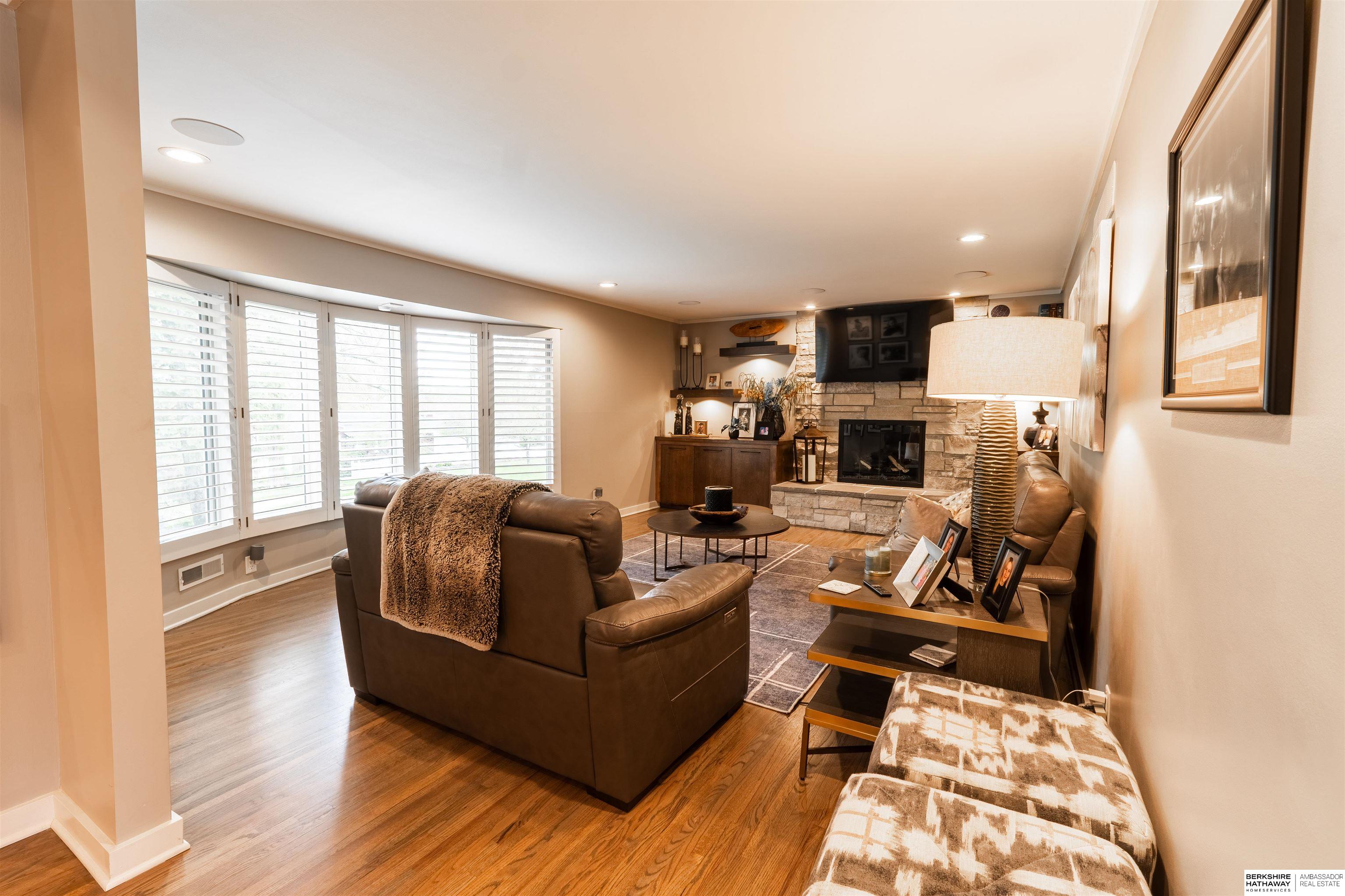 Omaha, Nebraska 68124, United States, 3 Bedrooms Bedrooms, ,3 BathroomsBathrooms,Residential,Active,116618