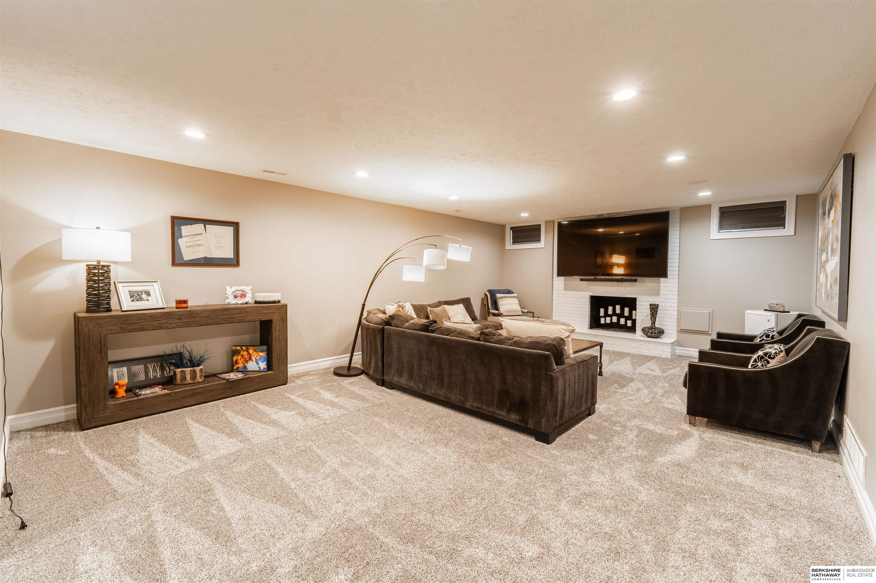 Omaha, Nebraska 68124, United States, 3 Bedrooms Bedrooms, ,3 BathroomsBathrooms,Residential,Active,116618