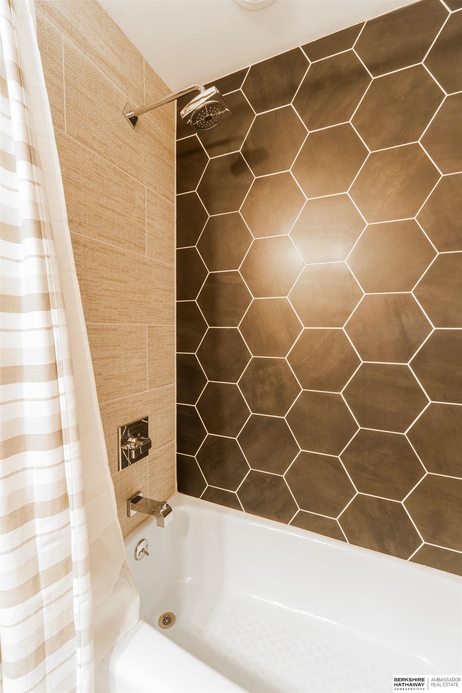 Omaha, Nebraska 68124, United States, 3 Bedrooms Bedrooms, ,3 BathroomsBathrooms,Residential,Active,116618