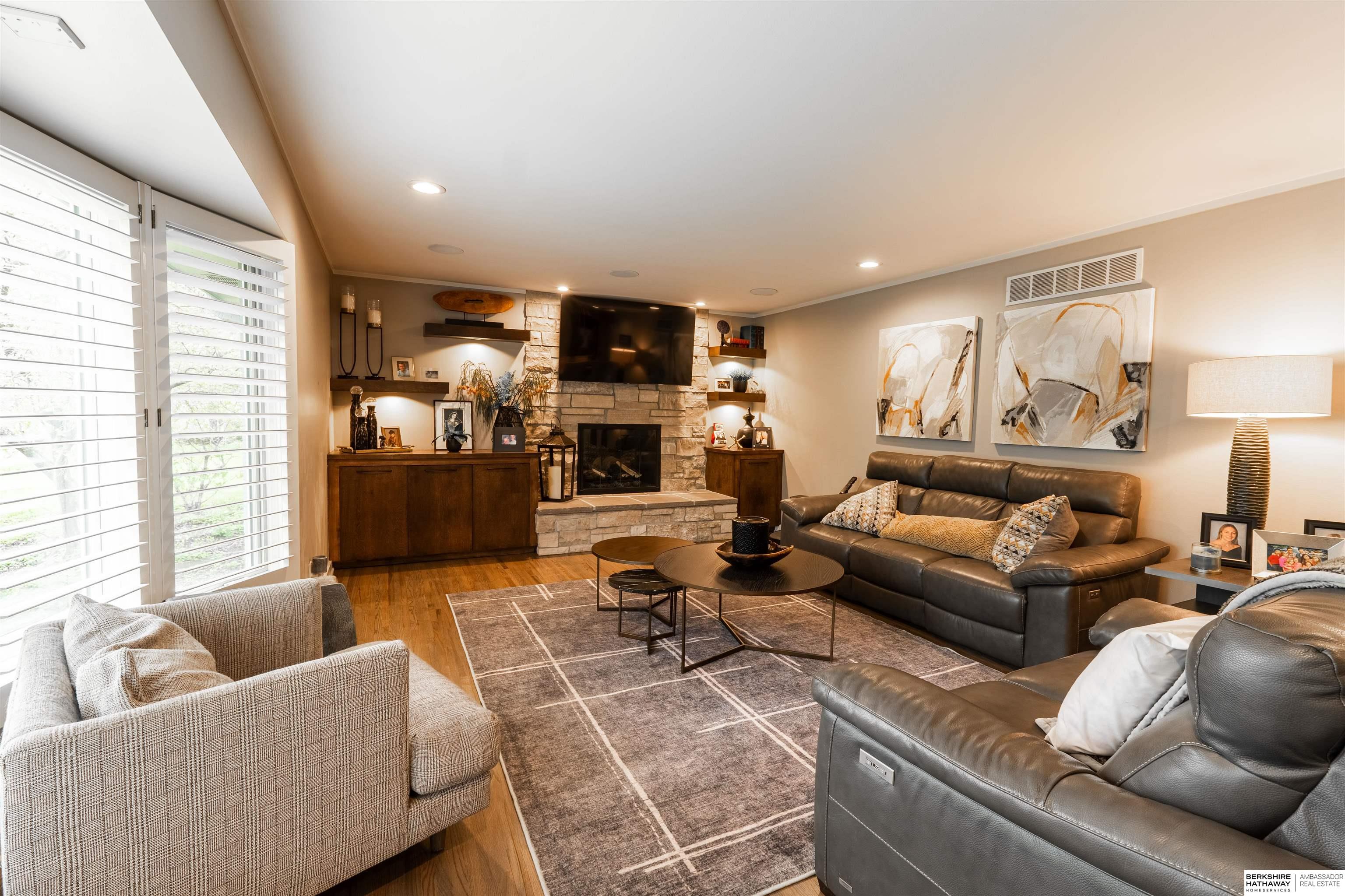 Omaha, Nebraska 68124, United States, 3 Bedrooms Bedrooms, ,3 BathroomsBathrooms,Residential,Active,116618