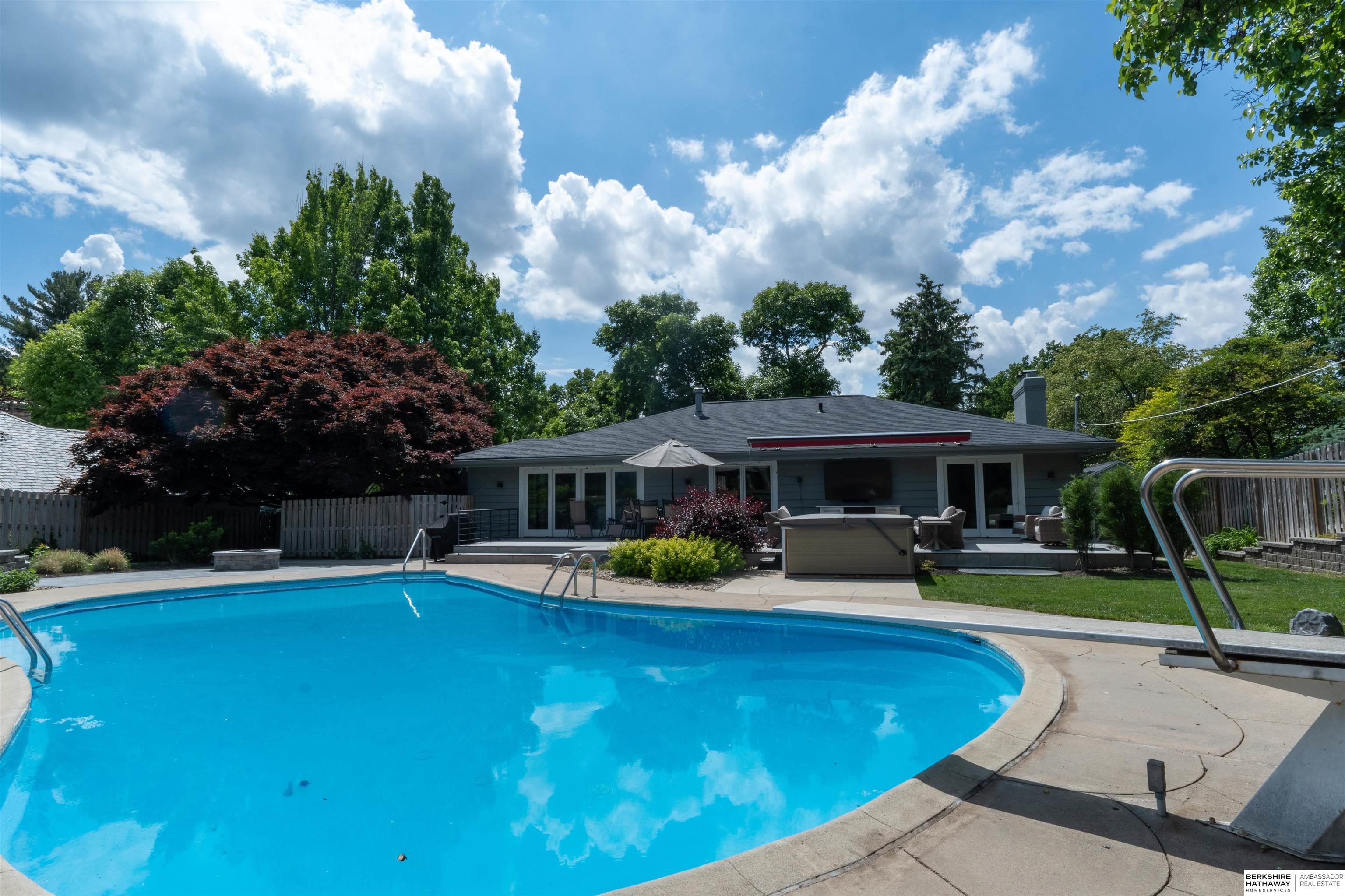 Omaha, Nebraska 68124, United States, 3 Bedrooms Bedrooms, ,3 BathroomsBathrooms,Residential,Active,116618