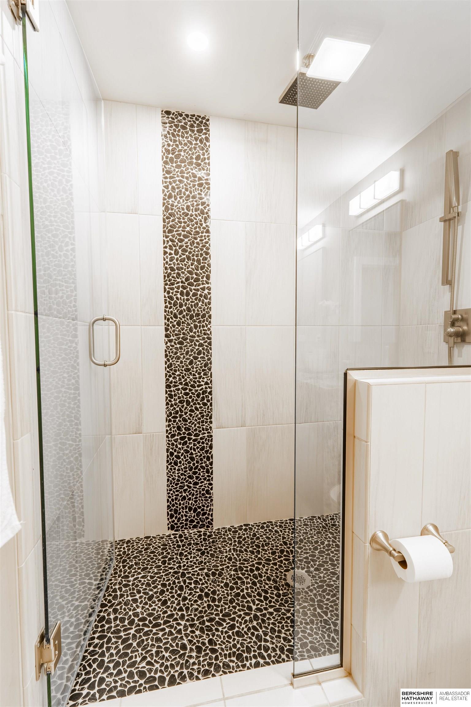 Omaha, Nebraska 68124, United States, 3 Bedrooms Bedrooms, ,3 BathroomsBathrooms,Residential,Active,116618