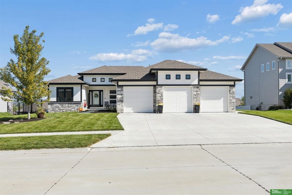 12619 S 78TH AVE, PAPILLION, NE 68046 - Image 98258d080e69c2e50a2f89e09841647c/2114017722