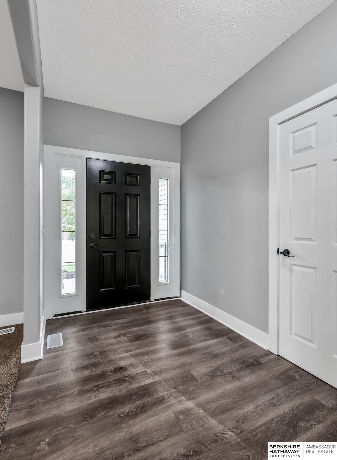 La Vista, Nebraska 68128, United States, 4 Bedrooms Bedrooms, ,2 BathroomsBathrooms,Residential,Active,250796