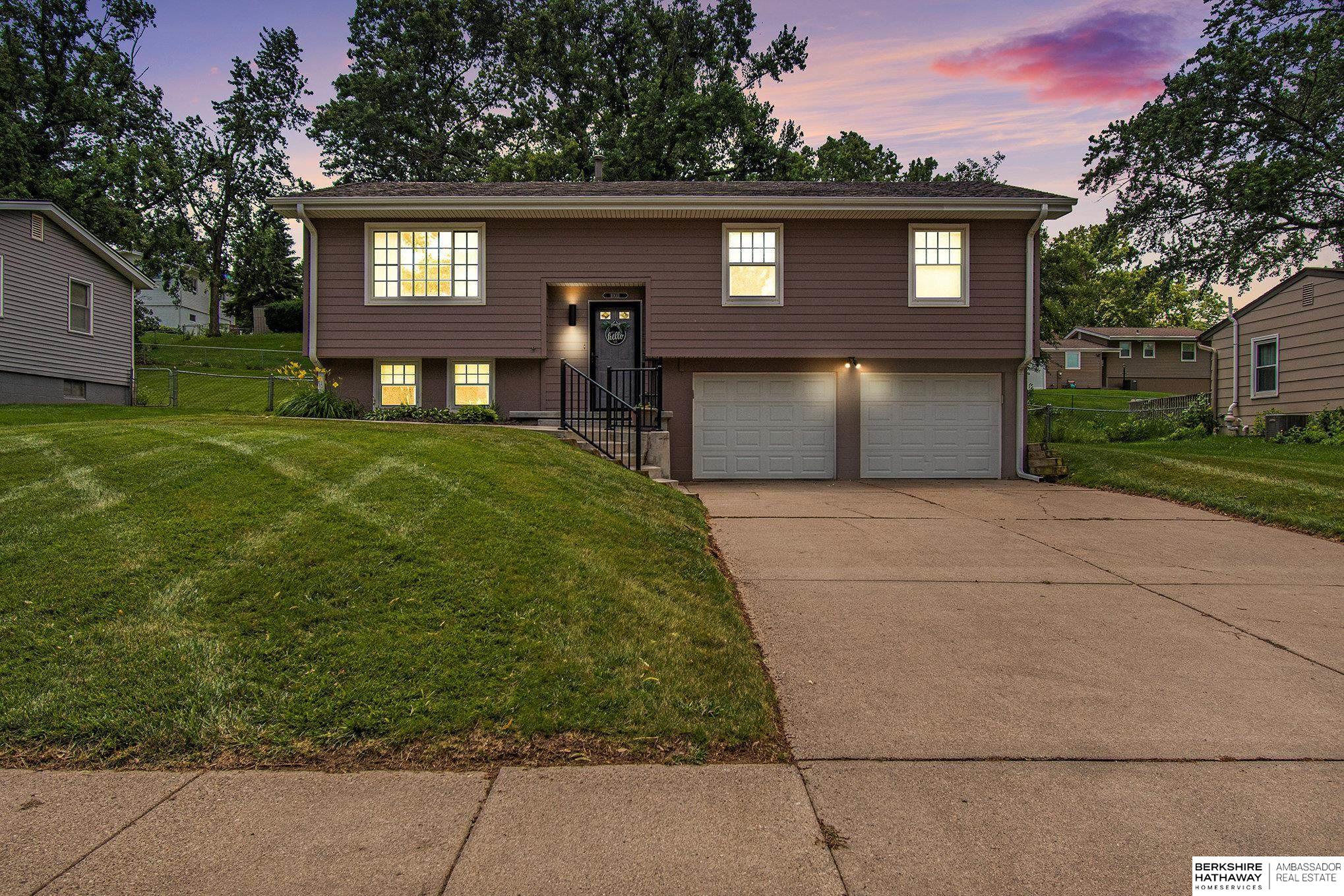 Omaha, Nebraska 68134, United States, 4 Bedrooms Bedrooms, ,2 BathroomsBathrooms,Residential,Active,159927