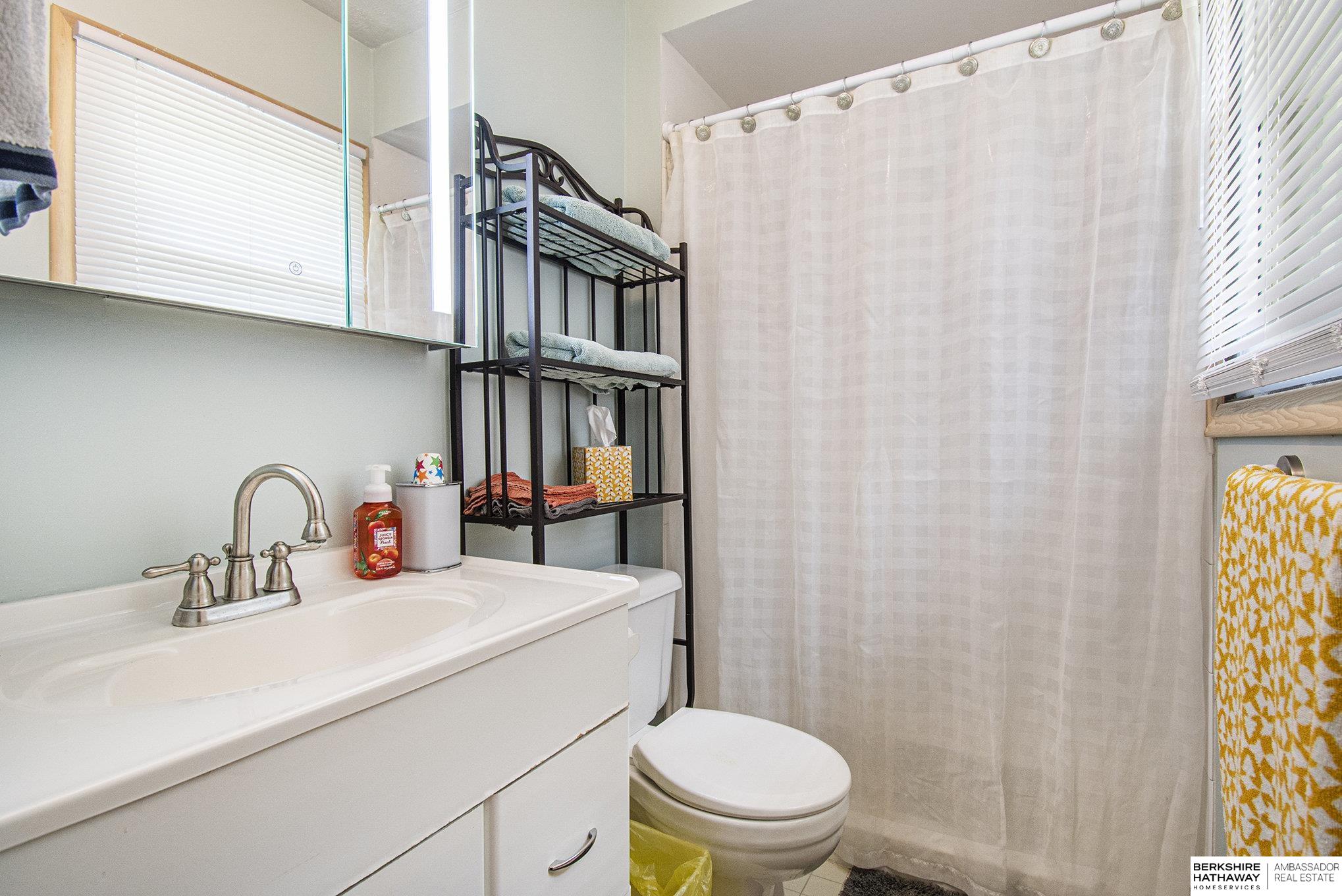 Omaha, Nebraska 68134, United States, 4 Bedrooms Bedrooms, ,2 BathroomsBathrooms,Residential,Active,159927