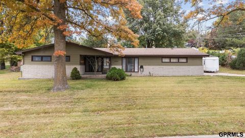 Photo of 2006 Pleasantview Lane, Bellevue, NE 68005 (MLS # 22531177)