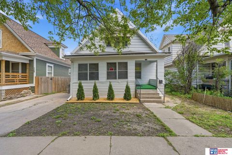 Photo of 716 S 18th Street, Lincoln, NE 68508 (MLS # 22612417)